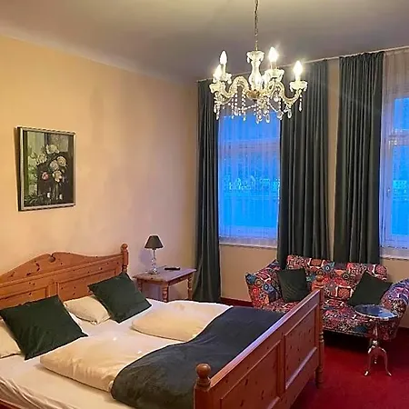 Otel Zum Goldenen Loewen - Restaurant - Panoramabar - Terrassen - Events - Rheinblick - Geschichte Seit 1728 Oberwesel