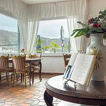 Zum Goldenen Loewen - Restaurant - Panoramabar - Terrassen - Events - Rheinblick - Geschichte Seit 1728 3*