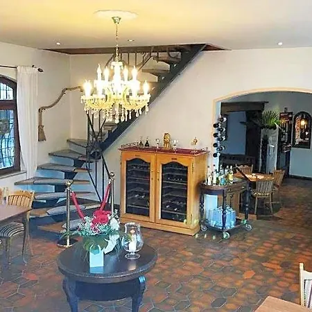 Zum Goldenen Loewen - Restaurant - Panoramabar - Terrassen - Events - Rheinblick - Geschichte Seit 1728 Otel