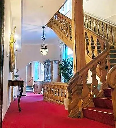 Zum Goldenen Loewen - Restaurant - Panoramabar - Terrassen - Events - Rheinblick - Geschichte Seit 1728 Otel 3*